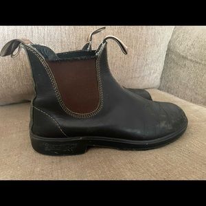 BLUNDSTONES